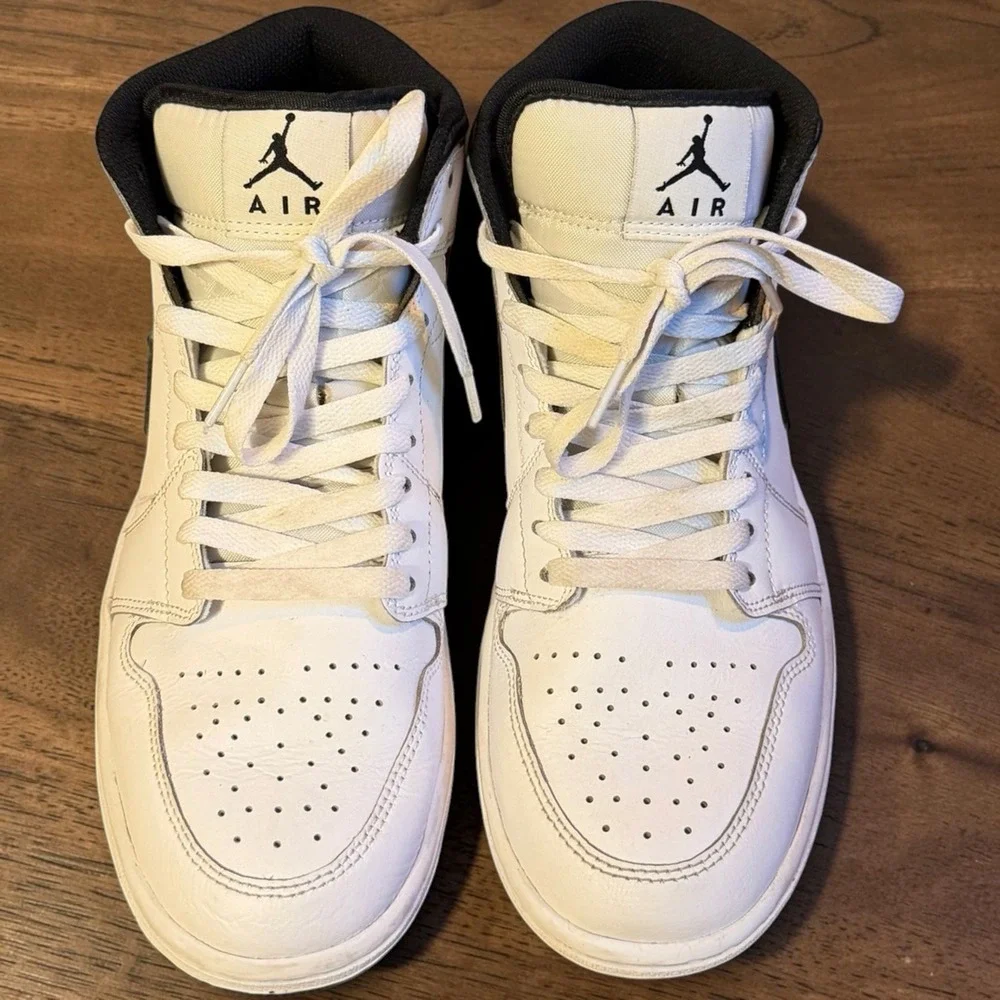 Nike Air Jordan 1 Mid Reverse Panda Mens 8.5 White Black DQ8426-132 Leather
